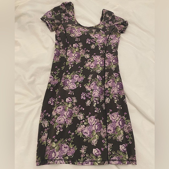 Talula Dresses & Skirts - Body Con Talula T-shirt Dress